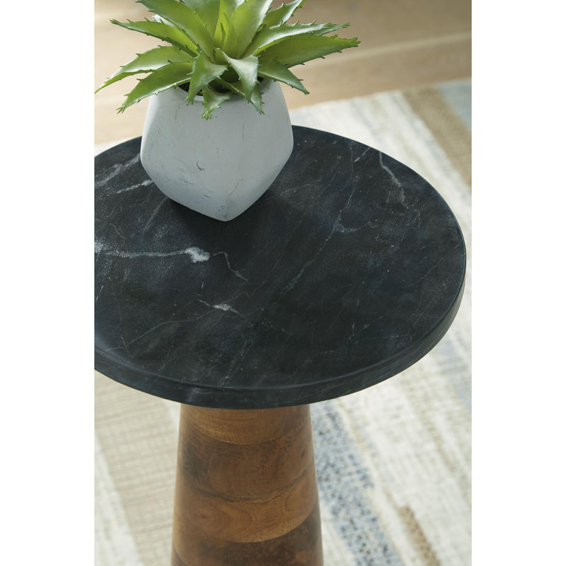 Signature Design by Ashley Quinndon Accent Table A4000633 IMAGE 4